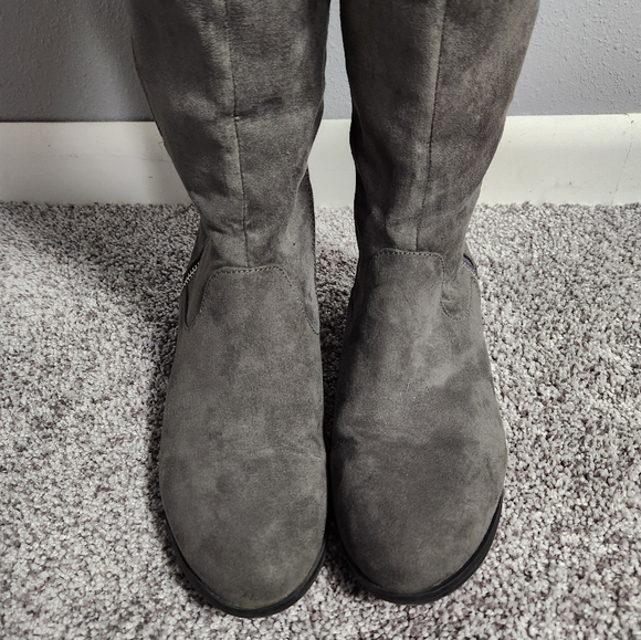 Express Women's Gray Suede Knee-High Boots - Picture 5 of 10